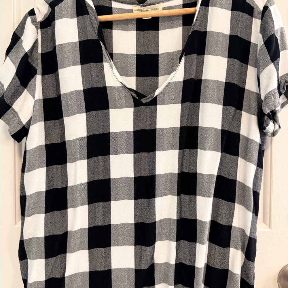 Cloth & Stone Black and White Buffalo Plaid Short Sleeve Top